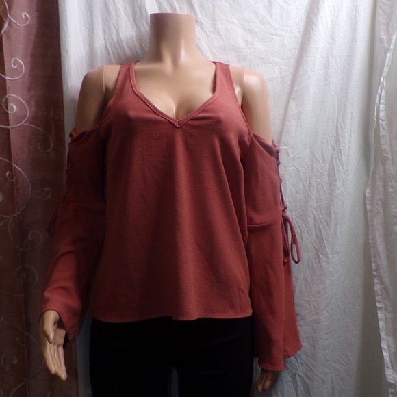Salmon Color Deep -V Blouse (L) - Picture 2 of 12